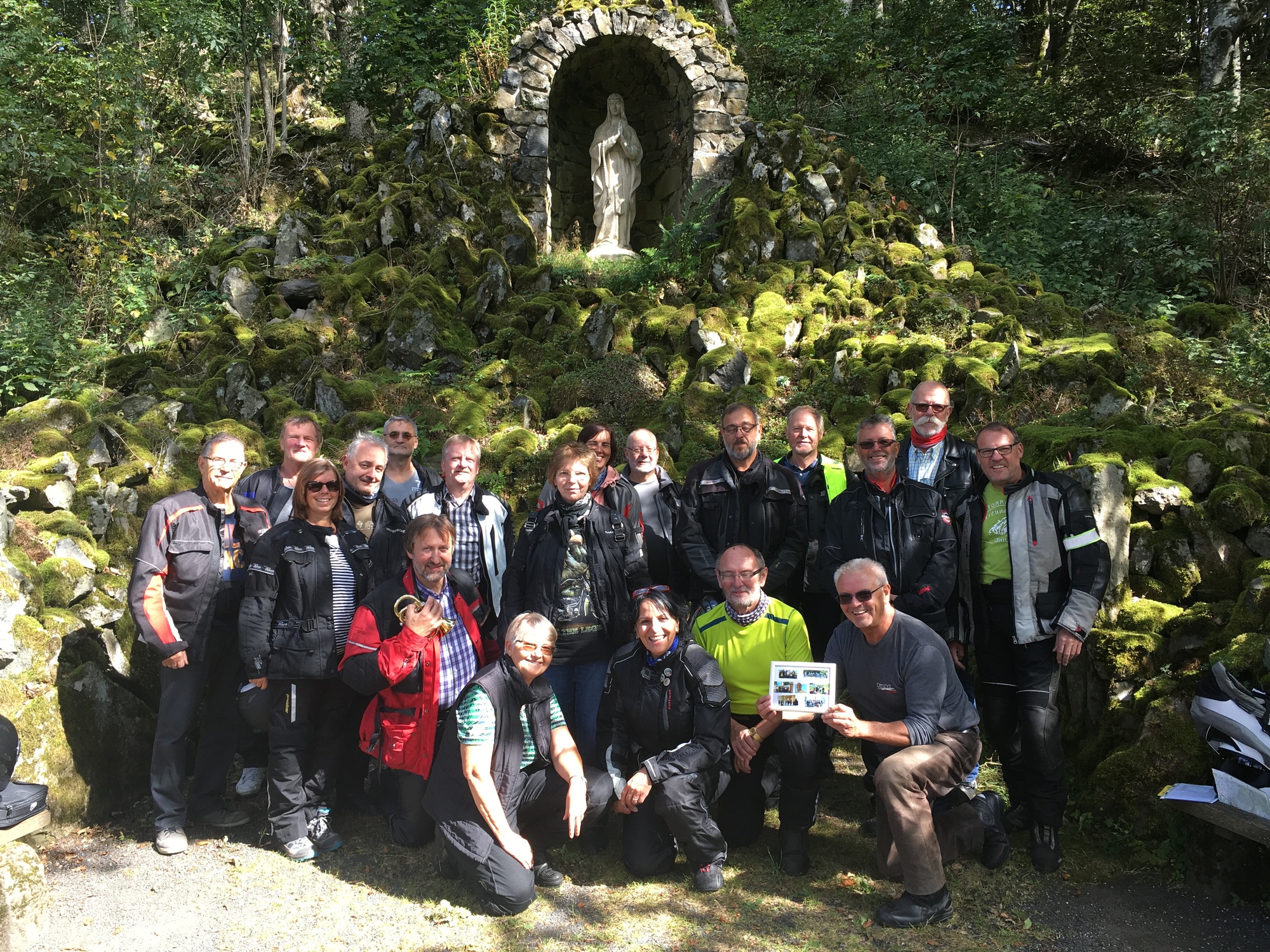 Sp(i)rit-Biker (zwei fehlen) Tour zum Kreuzberg - an der Grotte